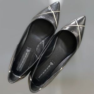 never worn graphic modern black pointed flats